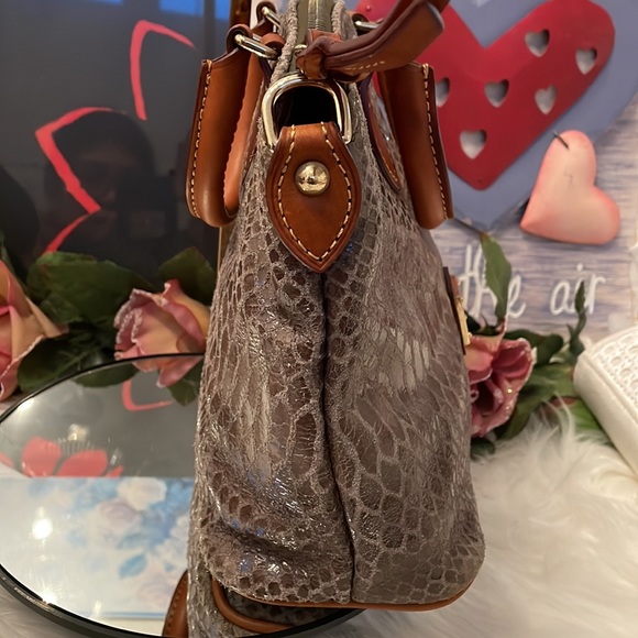 💜Dooney & Burke Vintage Handbag - Picture 6 of 17